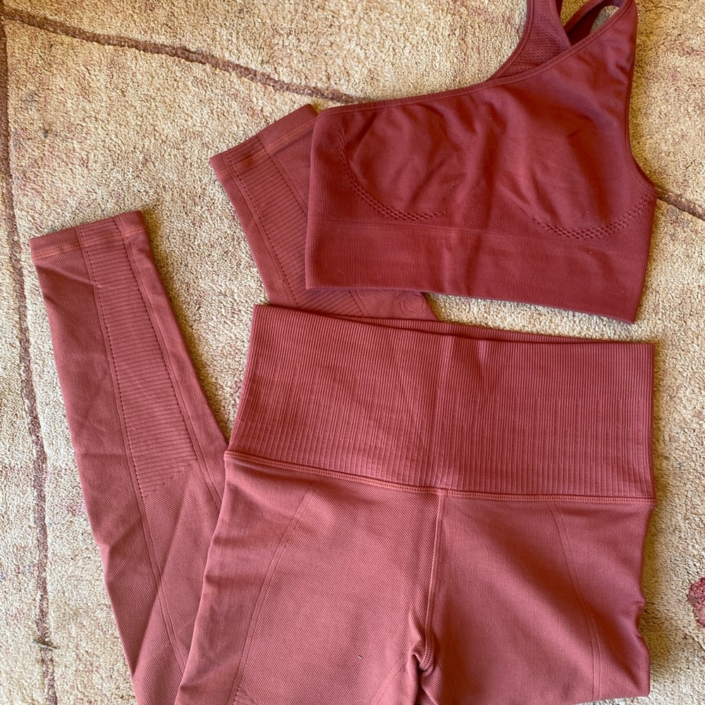 Avocado Pilates/Yoga Activewear Set